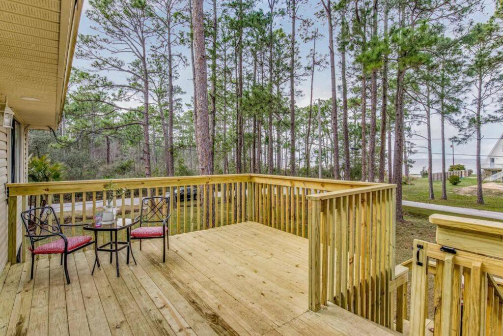 Вілла Woodsy Retreat, Steps To Bay - Hot Tub! Галф-Бріз Екстер'єр фото